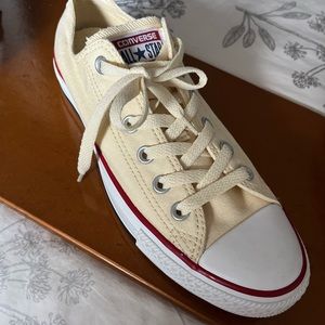 Cream colour Converse Unisex Size 8.5US Women or Size 6.5US Men New Never used!